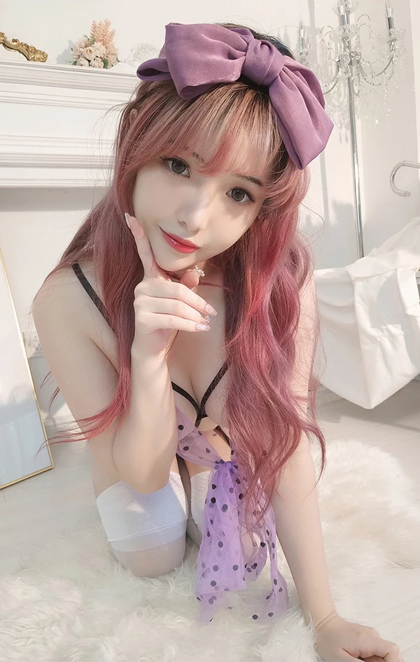 网红美女雯妹不讲道理 紫色蝴蝶白丝诱惑